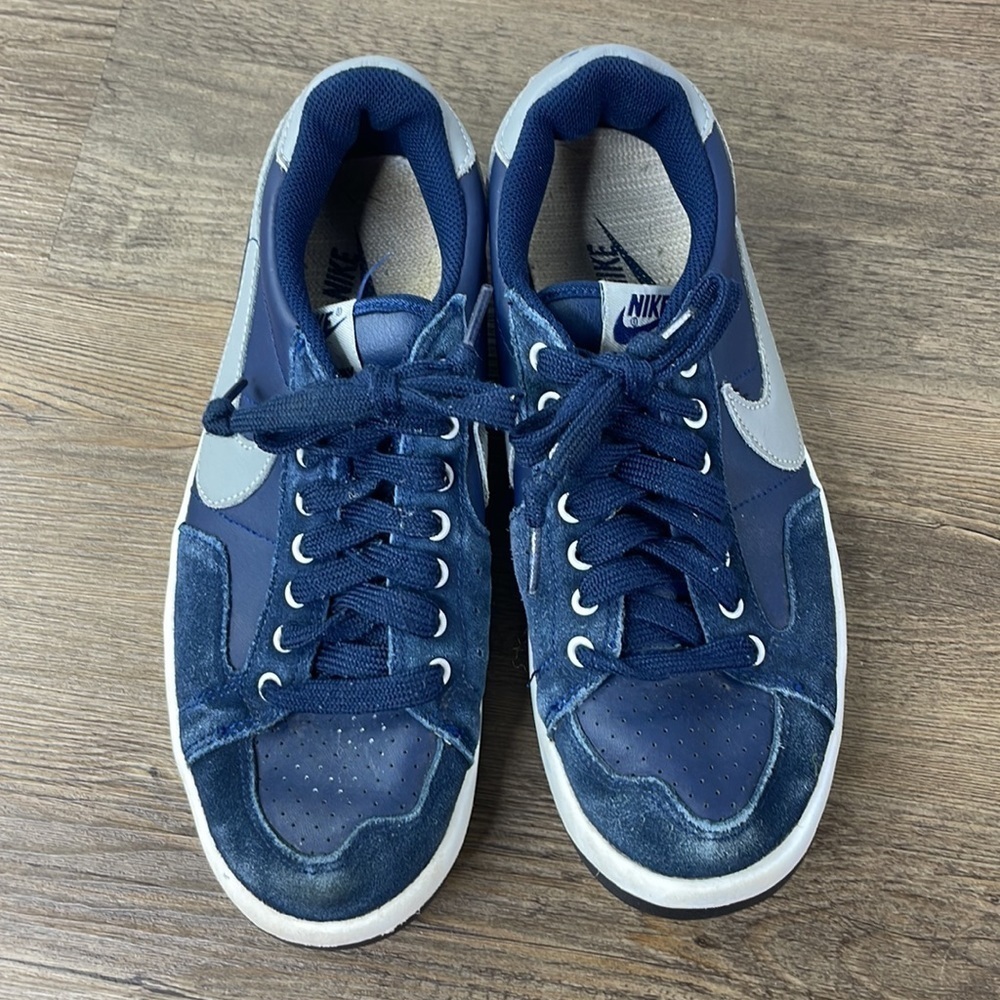Vintage 2003 Nike Men’s Navy Blue White Sneaker, Athletic Shoe, size 8.5